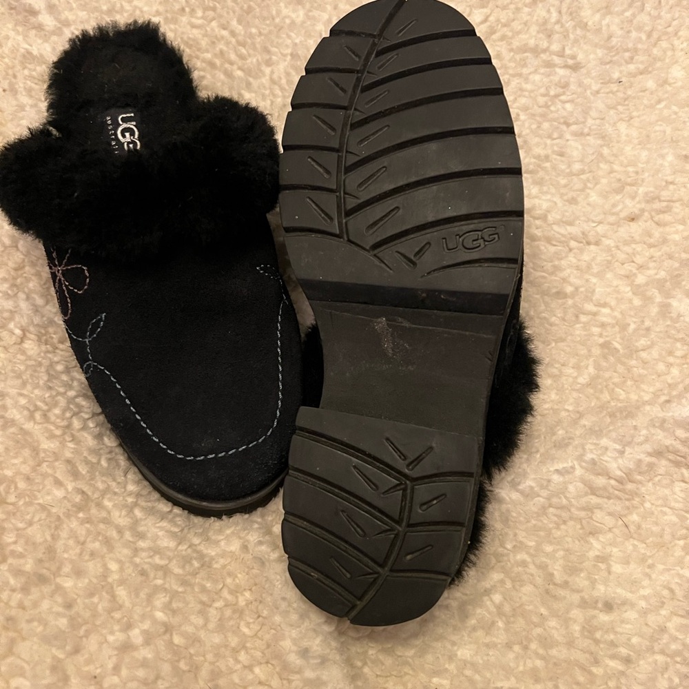 UGG Women's Black Suede Mules with Floral Stitching - Picture 2 of 6